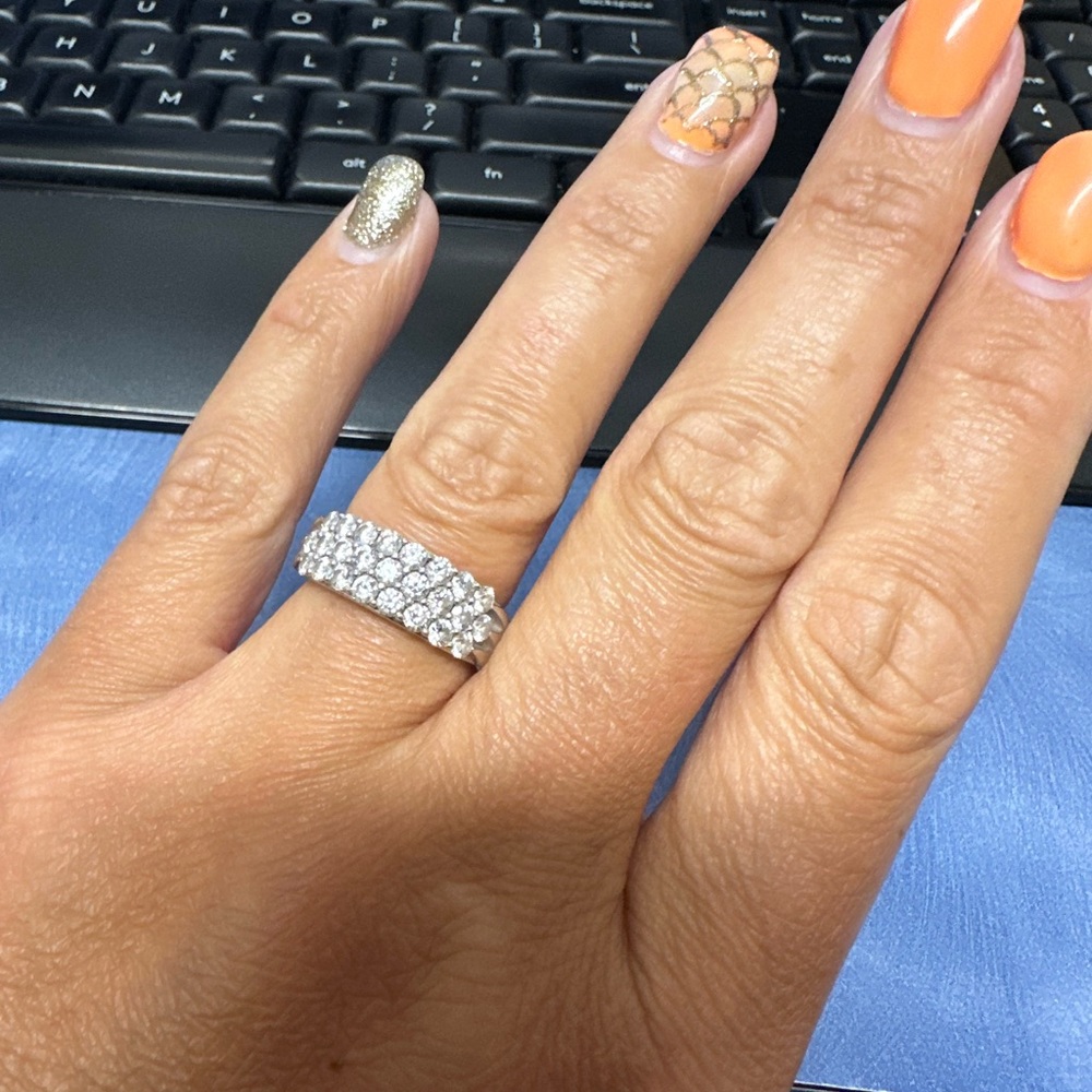 Neil Lane 3CT round stone anniversary ring